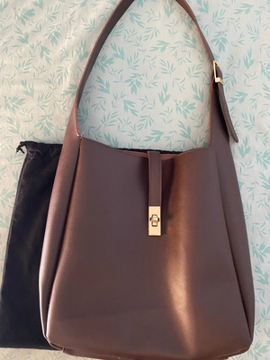 Shoulder bag like new brown-bordeaux with pouch