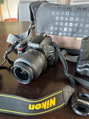 Nikon D5100 DSLR φωτογραφική μηχανή σαν καινούργια με φακό 18-55mm και αξεσουάρ