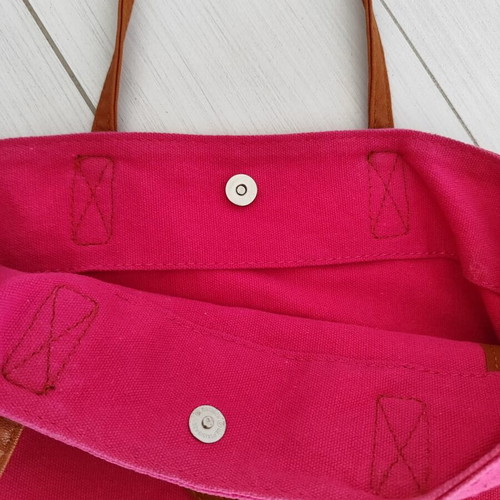 Esmara vintage shoulder bag like new, fuchsia with brown handle