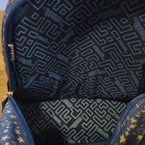 Must school backpack like new with three compartments and bottle holder