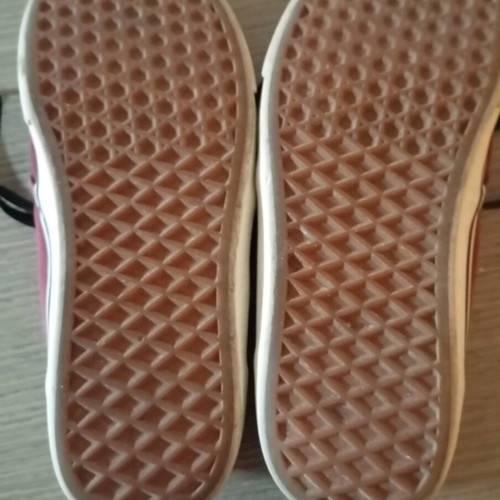 Vans athletic shoes used, size 39, burgundy