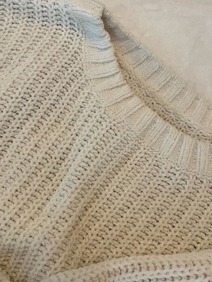 White knitted sweater like new, size S/M