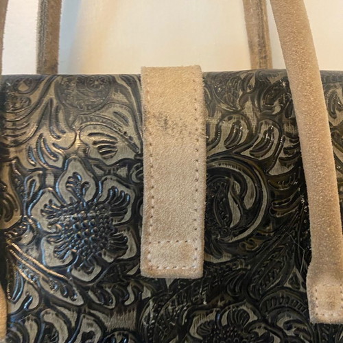 Leather handbag in the condition shown