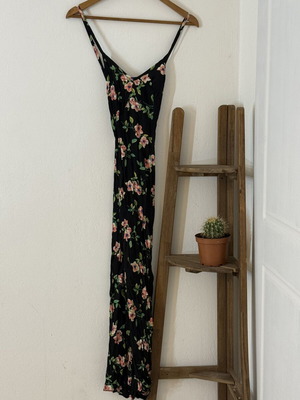 Lella London maxi floral dress XS/S like new, black and multicolor