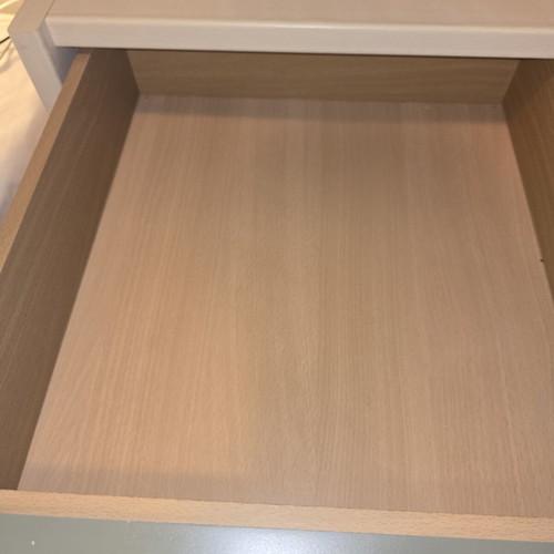 Modeco nightstand with 2 drawers used