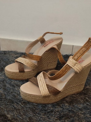 Viguera platform sandals size 38 like new, beige and brown
