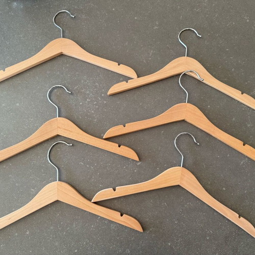 Children's clothes hanger set of 5 like new, wooden