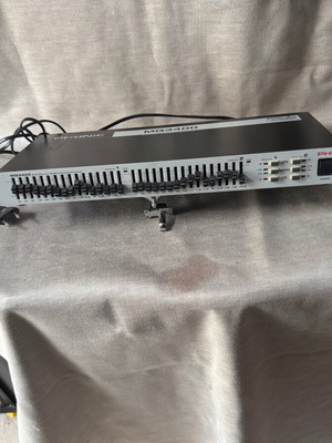 Phonic MQ3400 Διπλός 15-ζωνικός γραφικός ισοσταθμιστής σαν καινούργιο