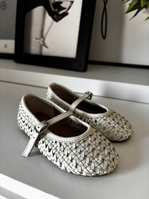 Children's shoes size 23 new, unwear