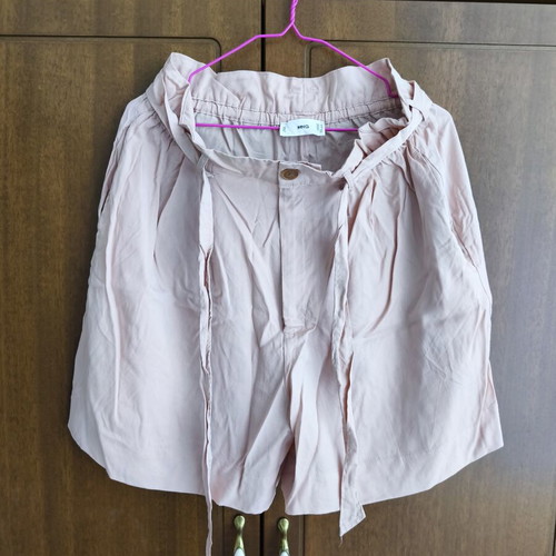 Mango women's shorts, new, size 42, pink
