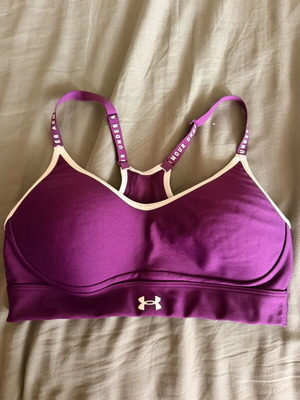 Αθλητικό μπουστάκι Under Armour μωβ μέγεθος S σαν καινούργιο