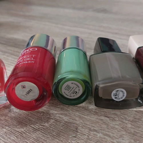 Nail lacquers used, set of 10 with popular brands