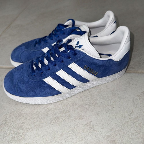 Adidas Gazelle Athletic Shoes Like New, Size 40.5, Blue and White