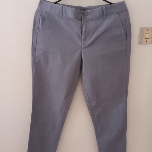 GAP pants slightly used