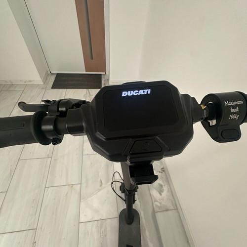 Ducati Pro II Plus scooter like new