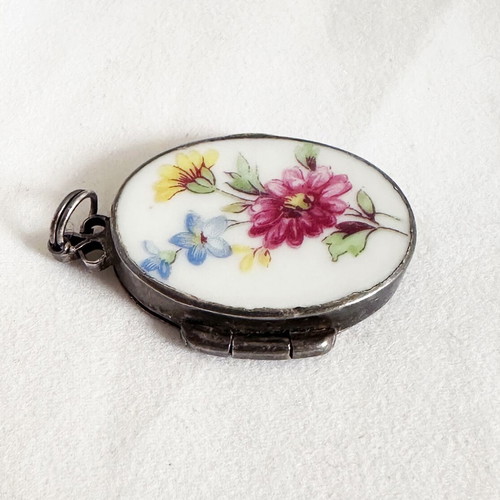 Antique photo locket with hand-painted enamel in vintage box used