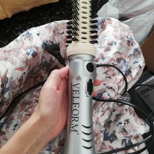 Velform Electric Hair Brush used, low temperature styling