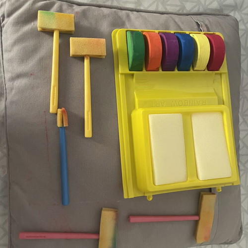 Rainbow Art watercolor set with 6 brushes