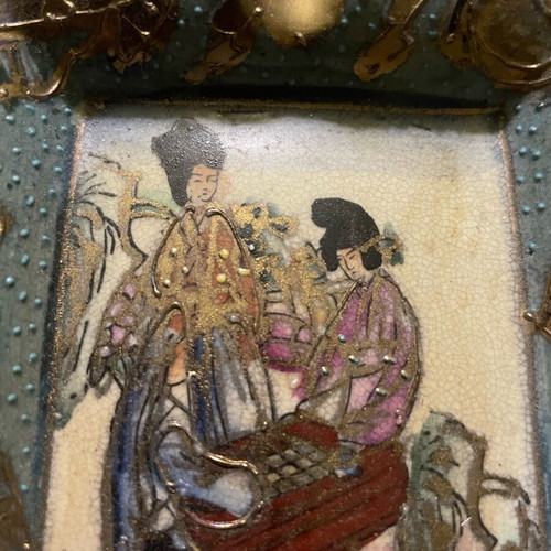 Satsuma ashtray handmade painted like new