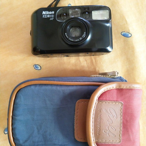 Nikon Zoom 200 AF 35mm film camera with 38-70mm zoom lens