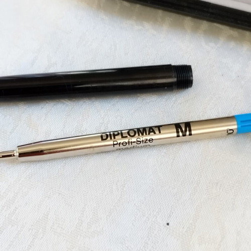 Diplomat pen used with Saudi Arabia emblem and original case