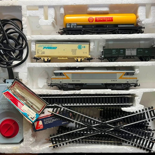 Vintage model trains used, pack of two