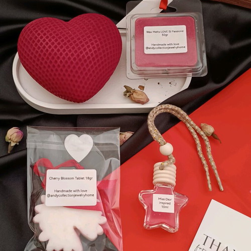 Premium candle set 4 pcs with car diffuser inspired Si Passione, Miss Dior & Cherry Blossom
