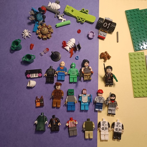 Building Blocks Lot with 10 Mini Tank Builds, Plates, Minifigures, Accessories