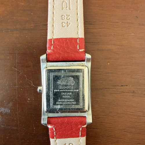 Roots Tartan Watch Model R804 like new, red