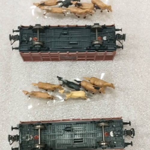 Commercial wagons like new, pack of 4, HO scale