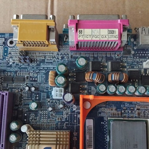 Gigabyte GA-8PE800 REV1.1 motherboard used with CPU, fan, and RAM