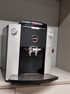 Καφετιέρα espresso Jura Impressa F50 μεταχειρισμένη, ελβετικής κατασκευής