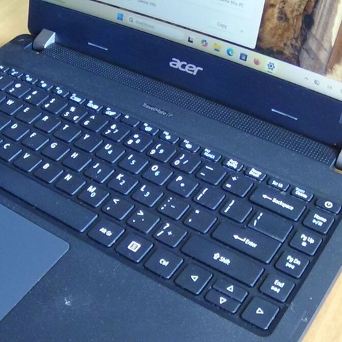Acer TravelMate P214-52 laptop like new with Intel Core i5, 8GB RAM, 256GB SSD