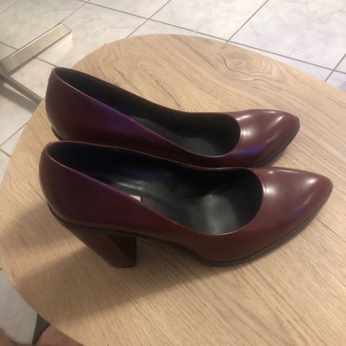 Calvin Klein women's brown pumps like new, size 40