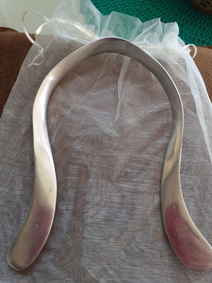 Sculpted silver necklace like new, unique design from Italy