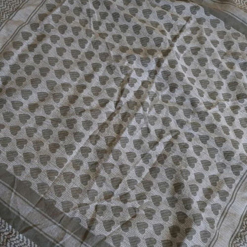 Large scarf like new with beige and green patterns