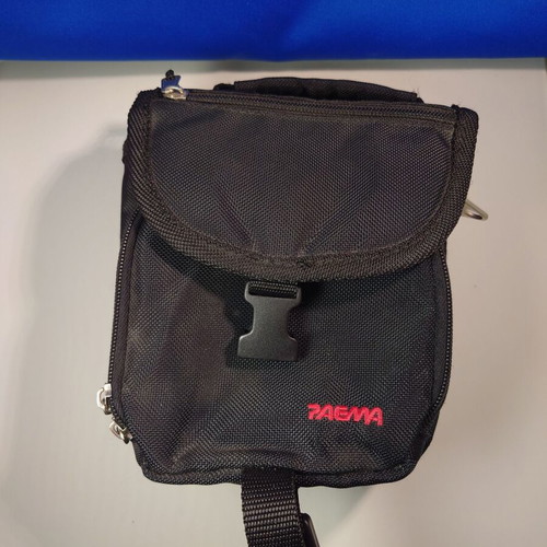 Small camera carrying bag used for compact mirrorless cameras