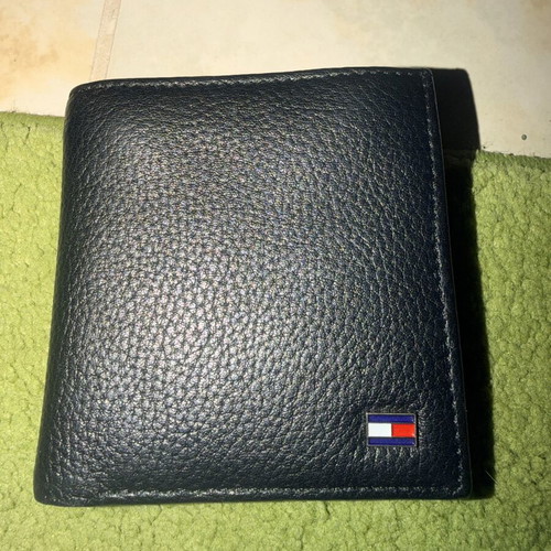 Tommy men's wallet, like new