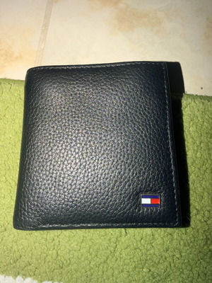 Tommy men's wallet, like new
