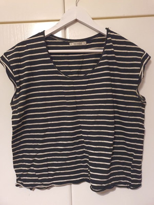 Top striped black and white Pull & Bear like new