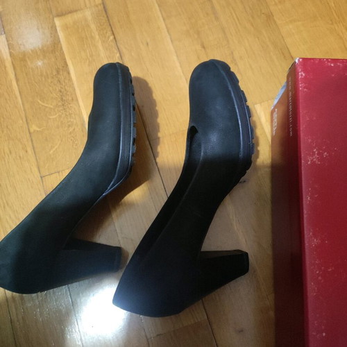 Marco Tozzi leather pumps size 38 like new black