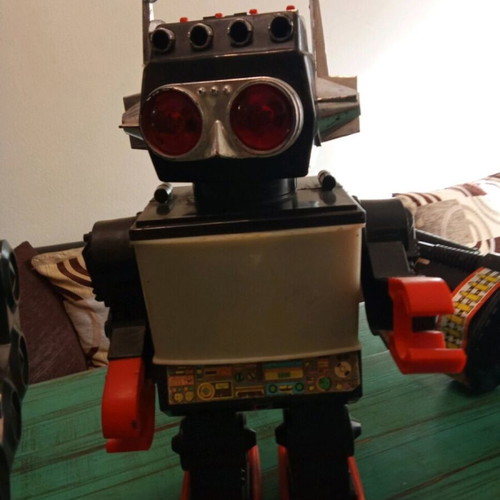 Plastic robot used, non-functional, 30 centimeters