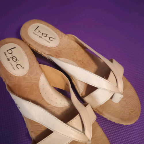 B.o.c Born Concept Women's Sandals Size 40 Like New White