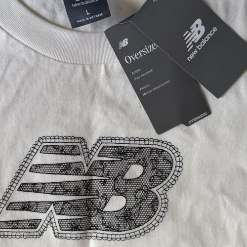 New Balance Cropped Oversized T-Shirt, black and white, size L