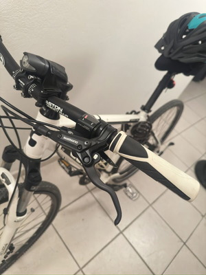 Cube trekking bike used, 29 inch disc brakes, front and rear suspension