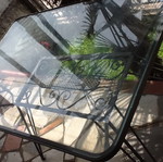 SOLID TABLE WITH GLASS TOP