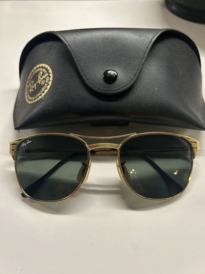RayBan Signet sunglasses used, 90’s vintage, gold frame, green lenses