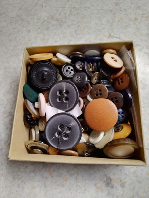 Σετ με διάφορα κουμπιά