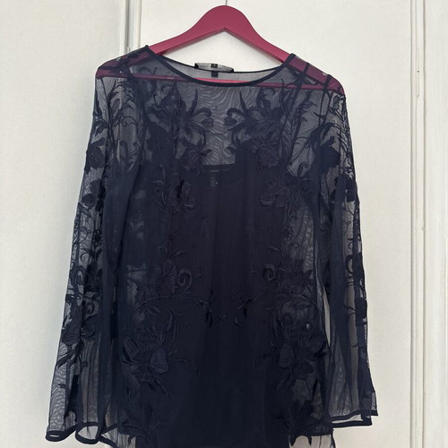 White House Black Market navy blue sheer mesh top with embroidered floral details size small new