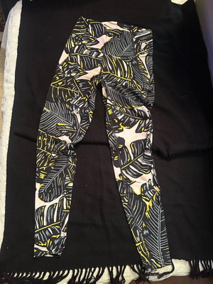 Maaji pants size S like new, multicolor